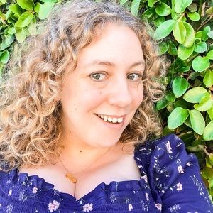 Meet your Posher, Leila